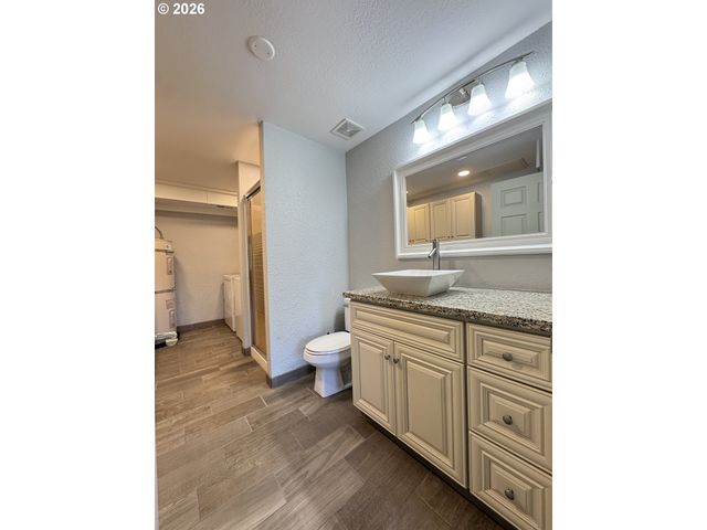24211 S SCHUEBEL SCHOOL Rd, Beavercreek, OR 97004