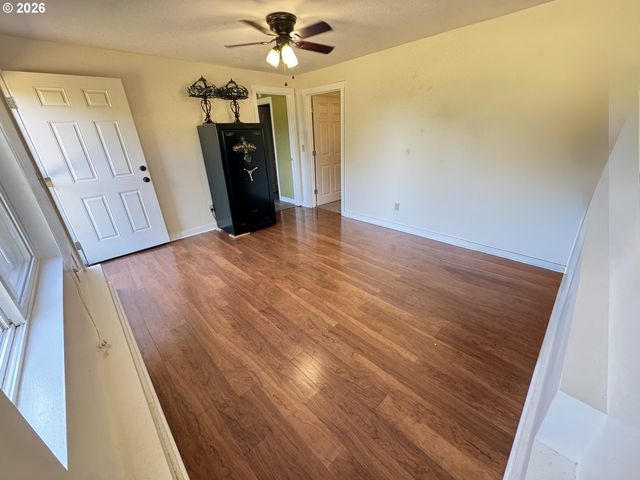 24211 S SCHUEBEL SCHOOL Rd, Beavercreek, OR 97004