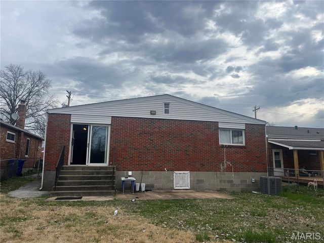 8456 Braddock Drive, University City, MO 63132