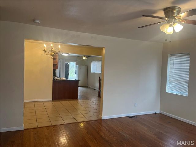 8456 Braddock Drive, University City, MO 63132