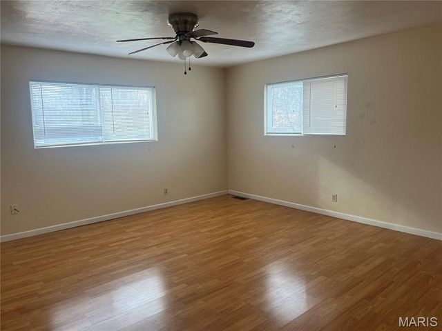 8456 Braddock Drive, University City, MO 63132