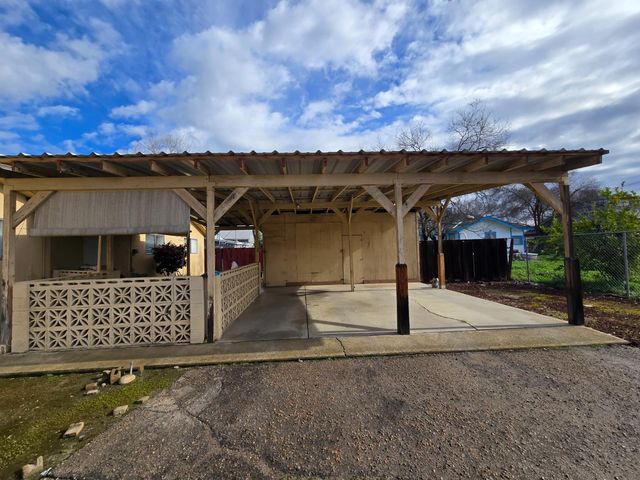 2222 11th Street, Reedley, CA 93654