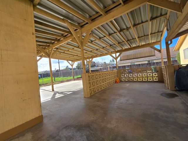 2222 11th Street, Reedley, CA 93654