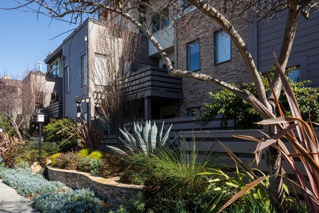 5100 El Camino Real 209, Los Altos, CA 94022