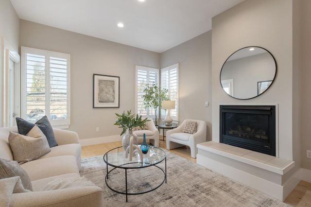 5100 El Camino Real 209, Los Altos, CA 94022