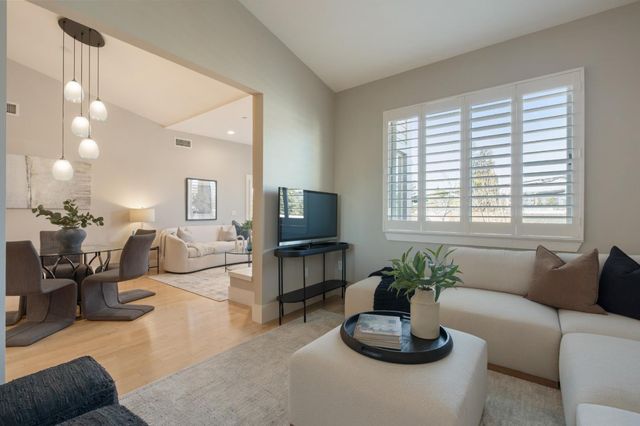 5100 El Camino Real 209, Los Altos, CA 94022