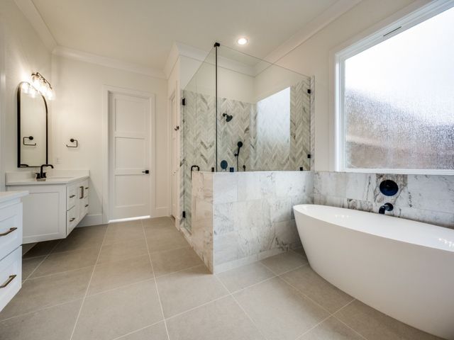 400 SARATOGA Drive, Denton, TX 76210