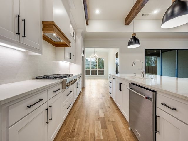 400 SARATOGA Drive, Denton, TX 76210