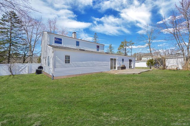 3 Heather Court, Centereach, NY 11720