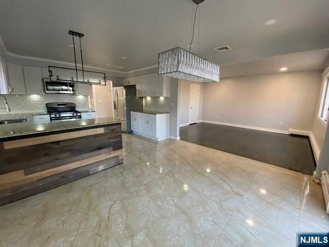 335B 5th Street, Palisades Park, NJ 07650