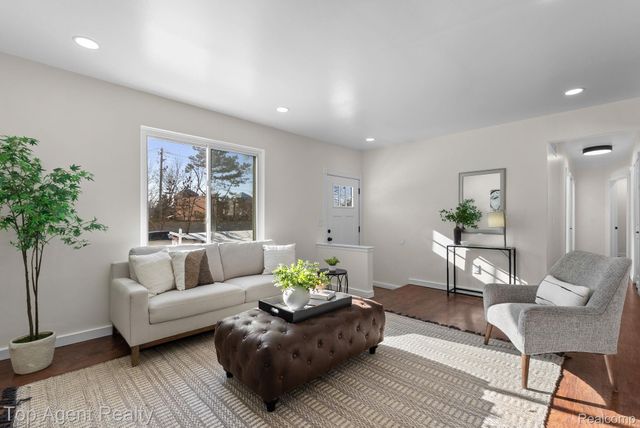 20222 Westhaven Avenue, Southfield, MI 48075