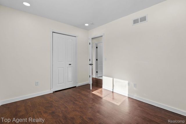 20222 Westhaven Avenue, Southfield, MI 48075