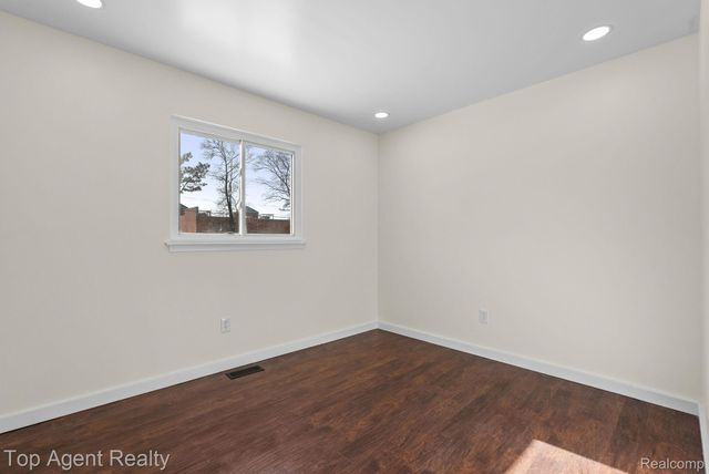 20222 Westhaven Avenue, Southfield, MI 48075