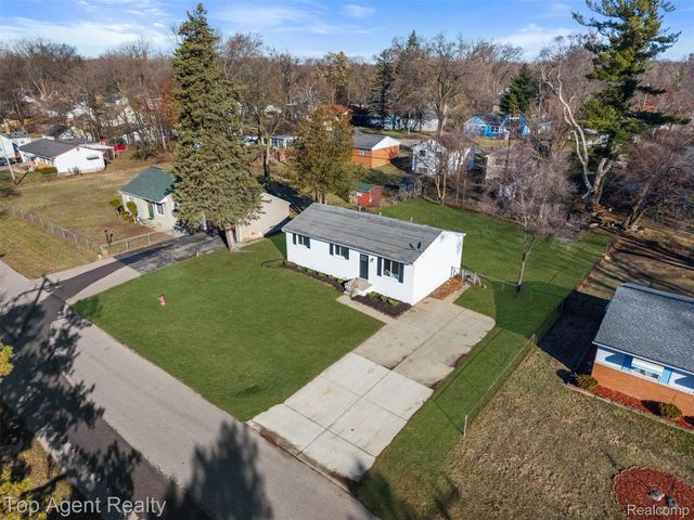 20222 Westhaven Avenue, Southfield, MI 48075