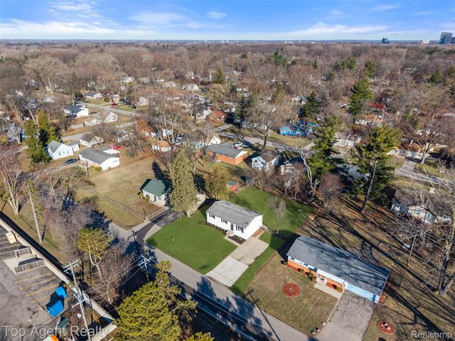 20222 Westhaven Avenue, Southfield, MI 48075