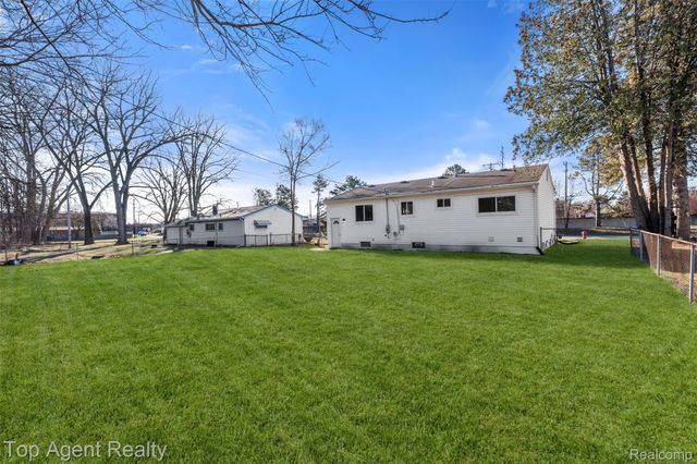 20222 Westhaven Avenue, Southfield, MI 48075