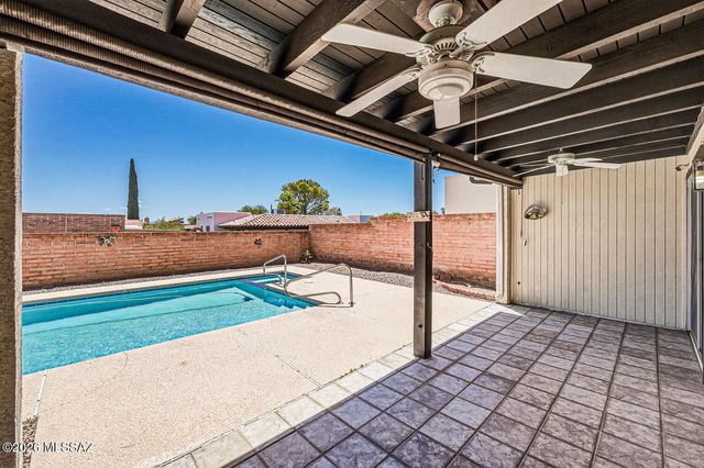 1621 W Agave Lane, Green Valley, AZ 85622