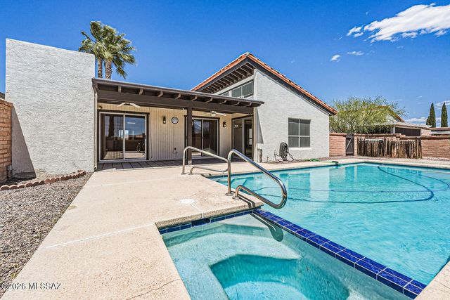 1621 W Agave Lane, Green Valley, AZ 85622