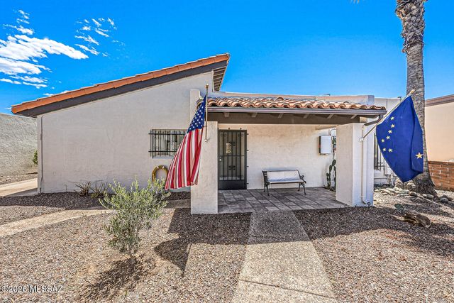 1621 W Agave Lane, Green Valley, AZ 85622