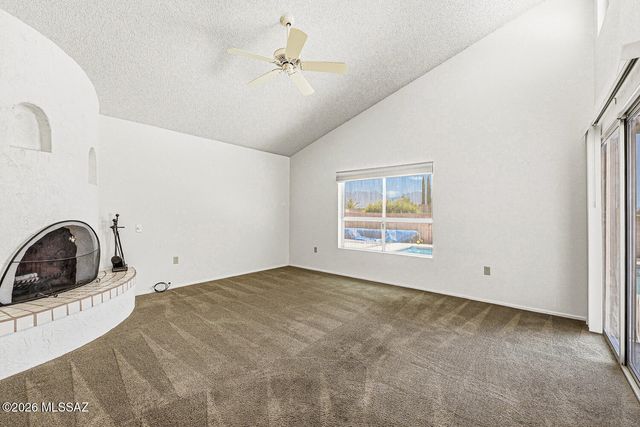 1621 W Agave Lane, Green Valley, AZ 85622