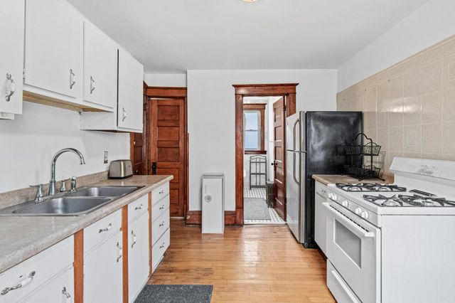 2012 4th Street NE, Minneapolis, MN 55418