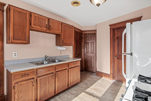 2012 4th Street NE, Minneapolis, MN 55418