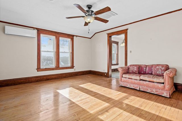 2012 4th Street NE, Minneapolis, MN 55418