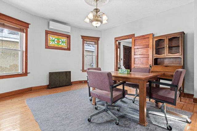 2012 4th Street NE, Minneapolis, MN 55418