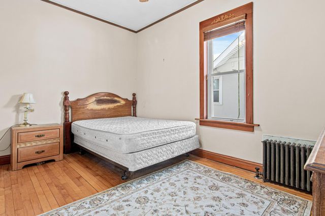 2012 4th Street NE, Minneapolis, MN 55418