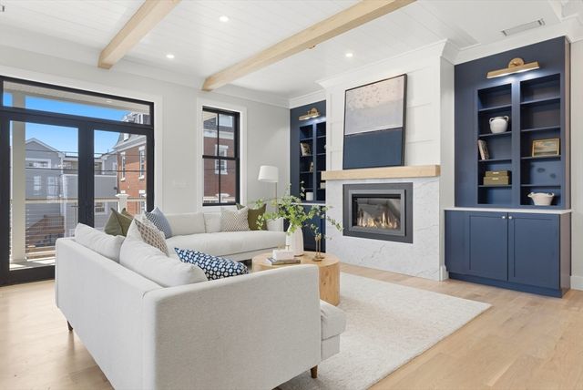 847 E 5th St 2, Boston, MA 02127
