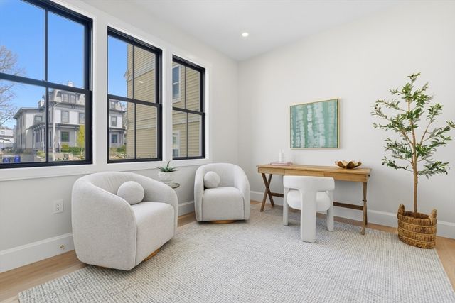 847 E 5th St 2, Boston, MA 02127