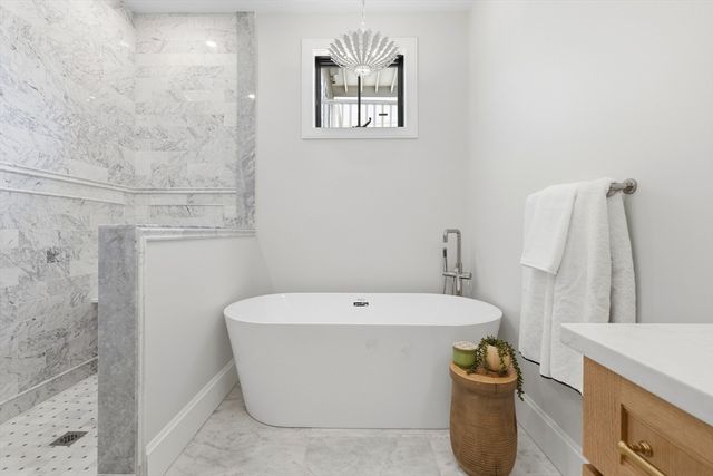 847 E 5th St 2, Boston, MA 02127