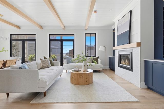 847 E 5th St 2, Boston, MA 02127