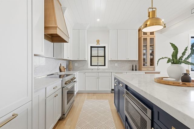 847 E 5th St 2, Boston, MA 02127