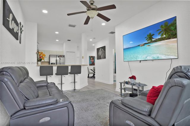 1432 SE 25th Avenue, Homestead, FL 33035