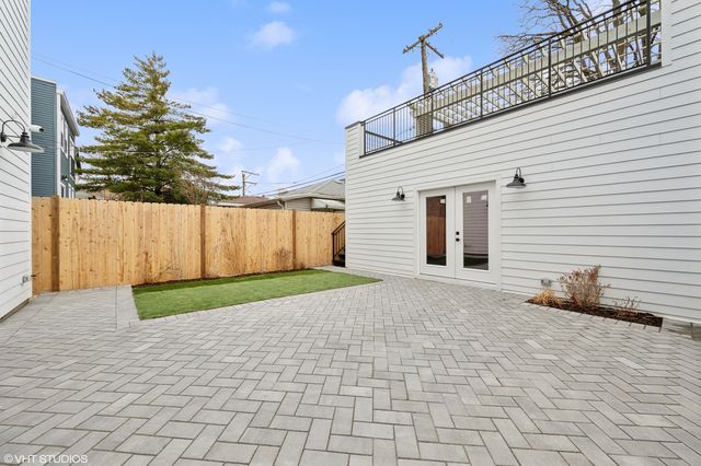 3920 N Bell Avenue, Chicago, IL 60618