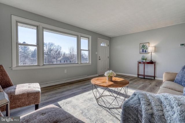 2347 MARDALE DR, York, PA 17403