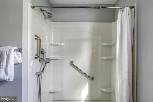 2347 MARDALE DR, York, PA 17403