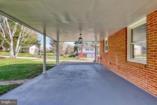 2347 MARDALE DR, York, PA 17403