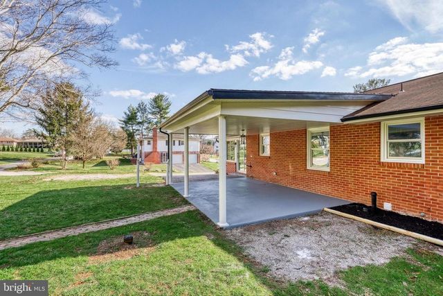 2347 MARDALE DR, York, PA 17403