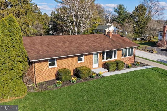 2347 MARDALE DR, York, PA 17403