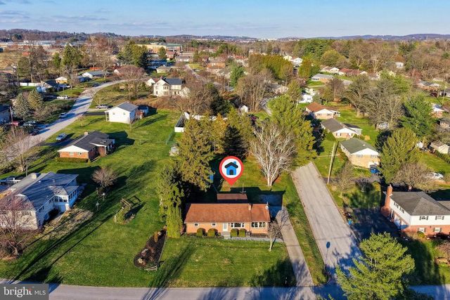 2347 MARDALE DR, York, PA 17403