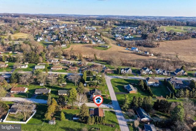 2347 MARDALE DR, York, PA 17403