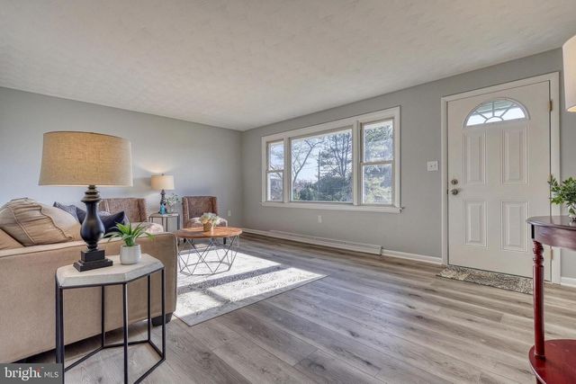 2347 MARDALE DR, York, PA 17403