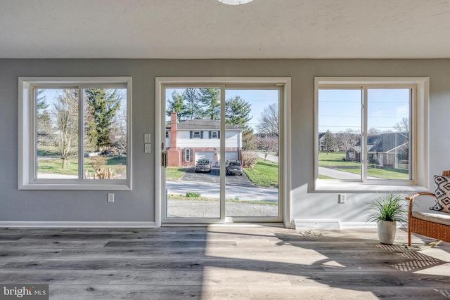 2347 MARDALE DR, York, PA 17403