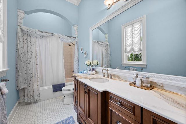 279 Ashburn Drive, Schriever, LA 70395