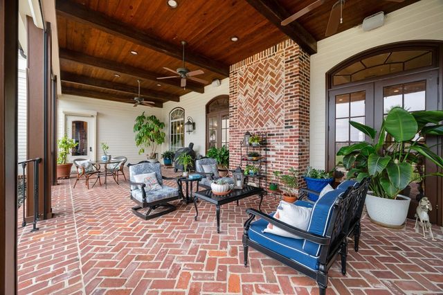 279 Ashburn Drive, Schriever, LA 70395