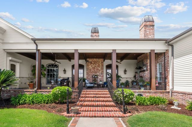 279 Ashburn Drive, Schriever, LA 70395