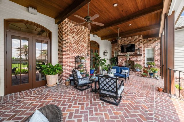 279 Ashburn Drive, Schriever, LA 70395