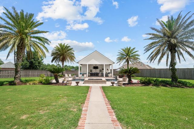 279 Ashburn Drive, Schriever, LA 70395